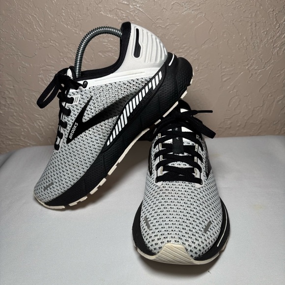 Brooks Adrenaline GTS 22 White Black Athletic Shoes Women's Size 7.5 Lace Up - Picture 4 of 13